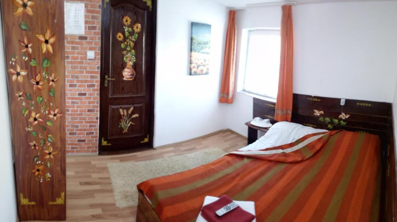 Villa Casa Piscul Lupului à Pucioasa Extérieur photo